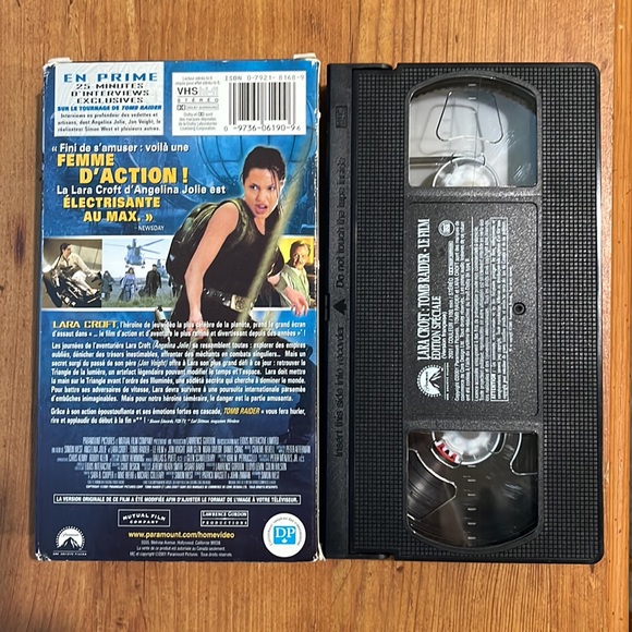 Lara Croft: Tomb Raider VHS - Picture 2 of 2